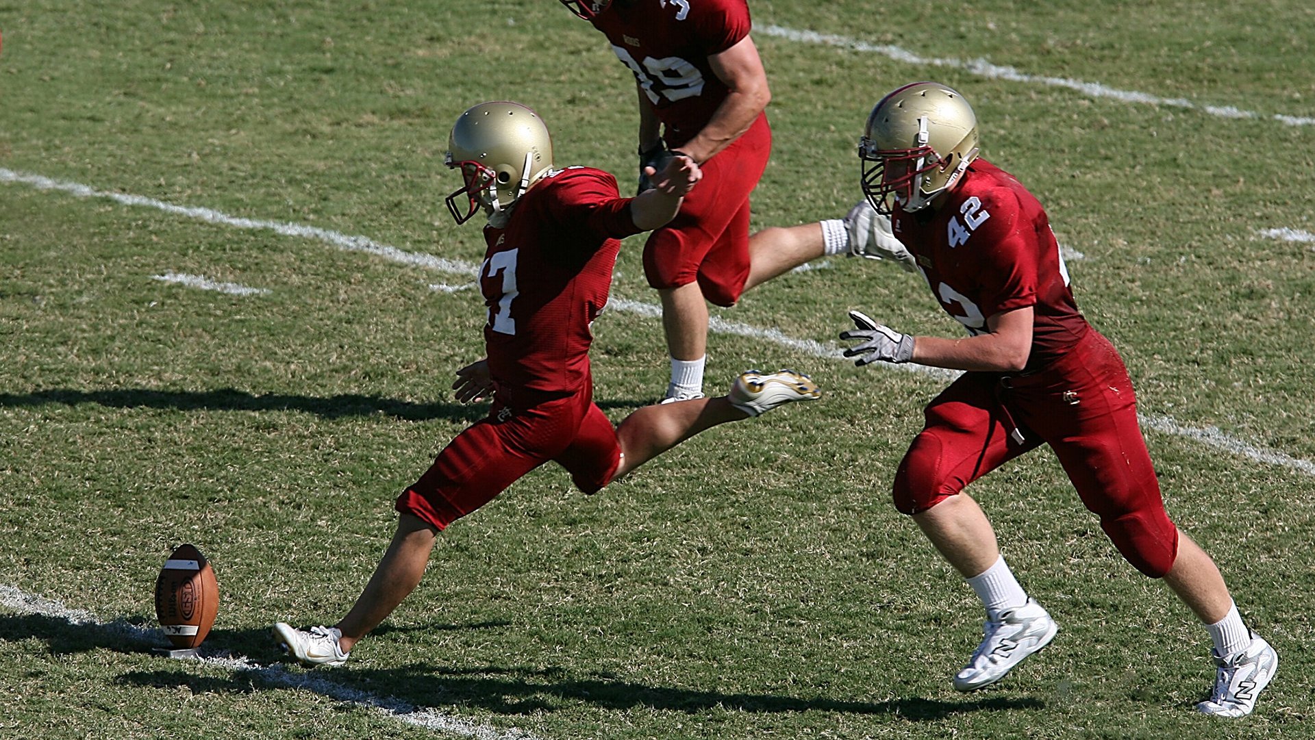 开云权威入口-“华金·托比利亚的传球精确与防守力，助力美洲狮队屡创佳绩”